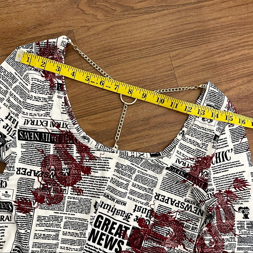 Derek Heart Newsprint Chain Back Crop Top size Medium juniors - Picture 10 of 15